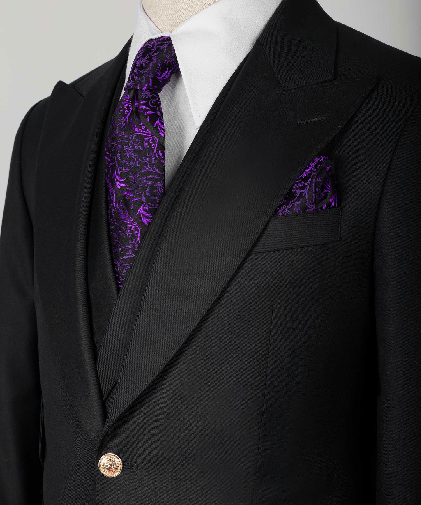 Big size suit with three pieces