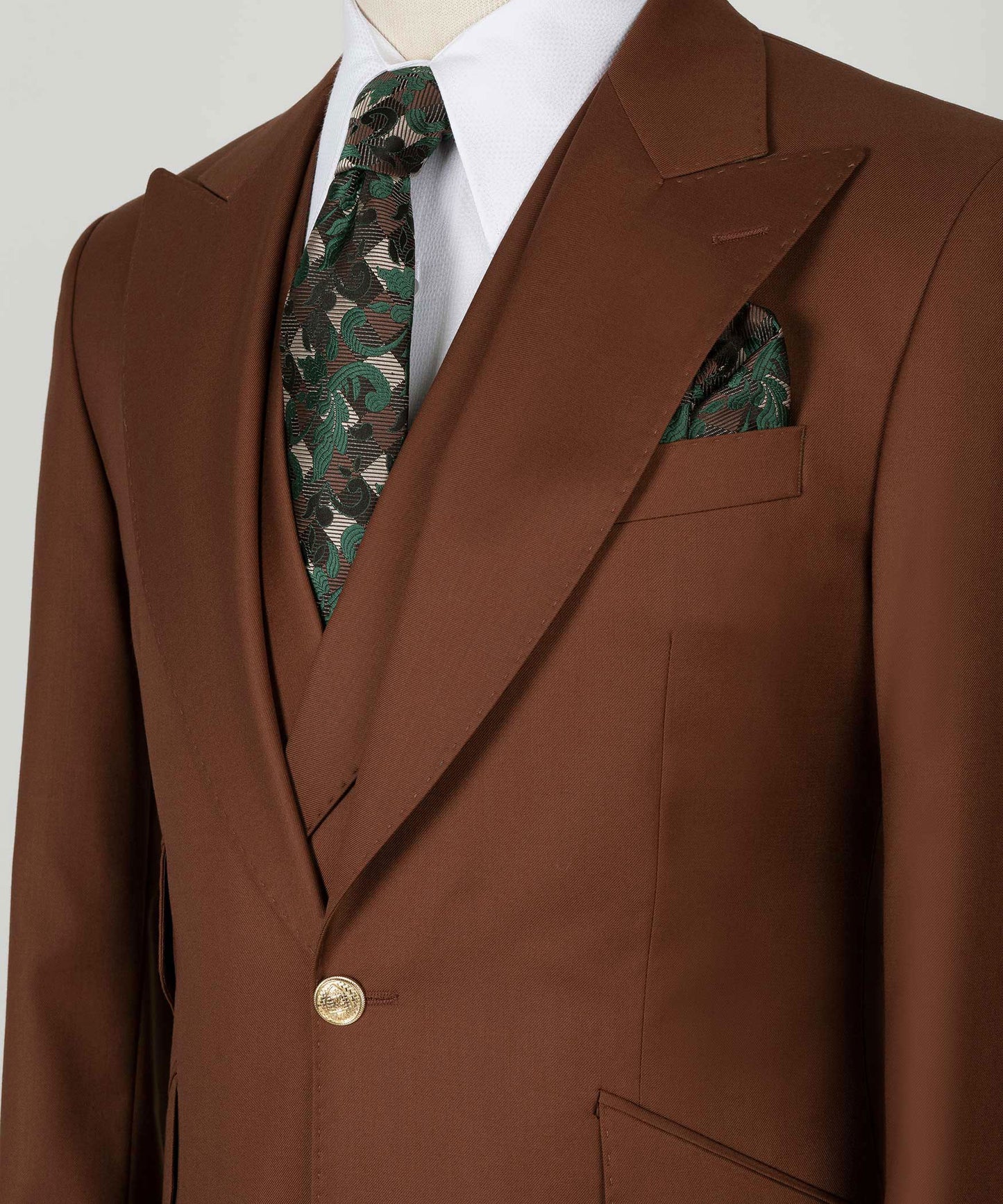 Big size suit with three pieces