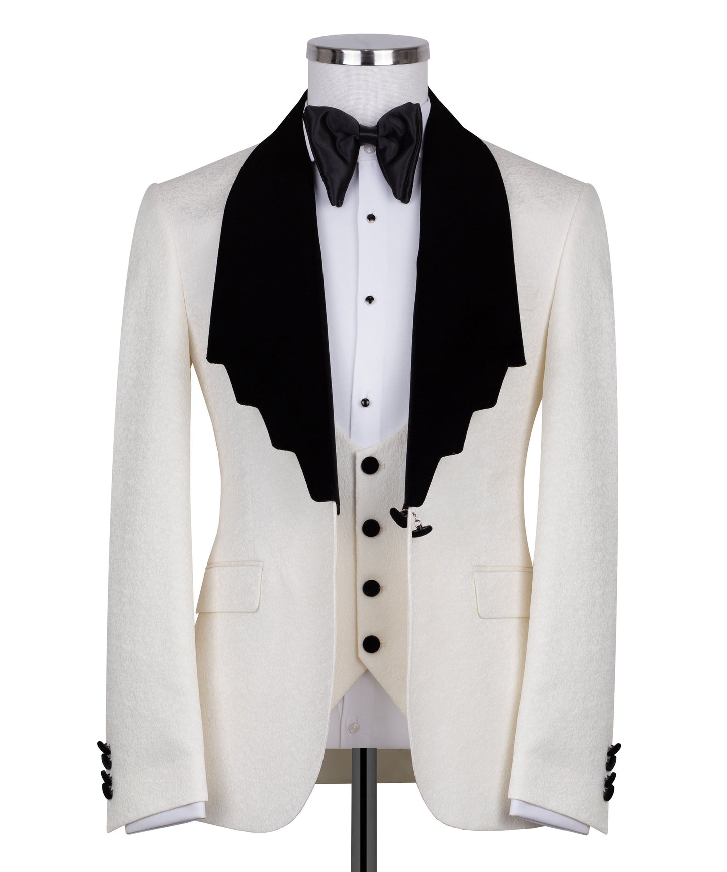 Velvet collar cream tuxedo