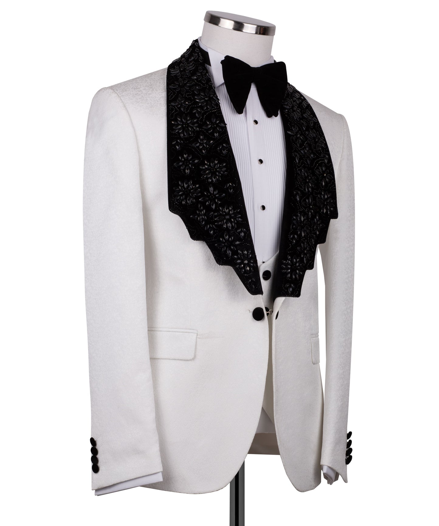 Velvet collar black stone embroidered tuxedo