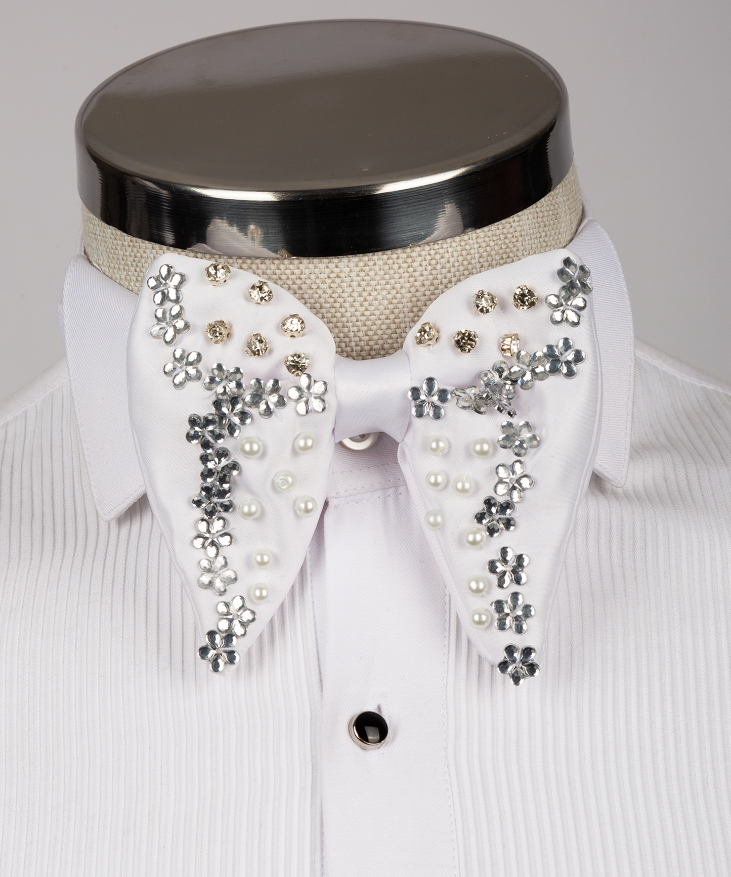 Embroidered white bowtie